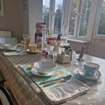 Walton Crescent Bed and Breakfast Winford Buitenkant foto